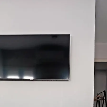 De La Haya, Junto Al Teatro