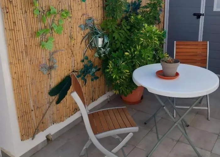 De La Haya, Junto Al Teatro Апартаменты Мерида