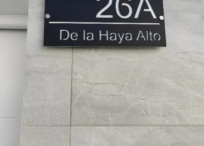 De La Haya, Junto Al Teatro
