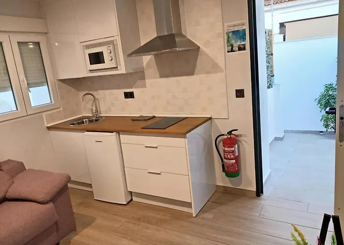 De La Haya, Junto Al Teatro Мерида