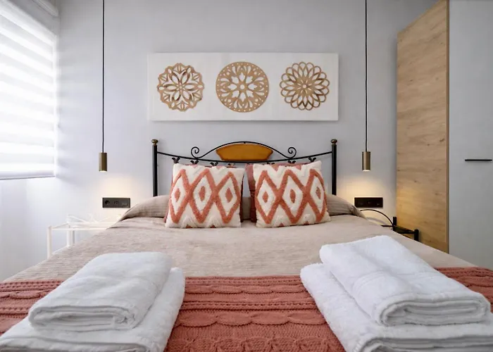 De La Haya, Junto Al Teatro Daire Mérida