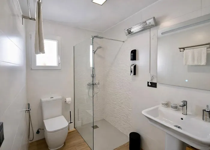 De La Haya, Junto Al Teatro